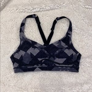 LUCY geometric patterned sportsbra